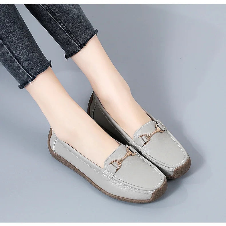 Vulcanize Women Shoes Flats Leather Moccasins Sneakers Designer Shoes for Women Slip-on Loafers Female Boat Shoes Big Size 43